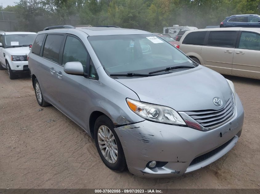 2017 TOYOTA SIENNA XLE/LIMITED - 5TDYZ3DC4HS858353