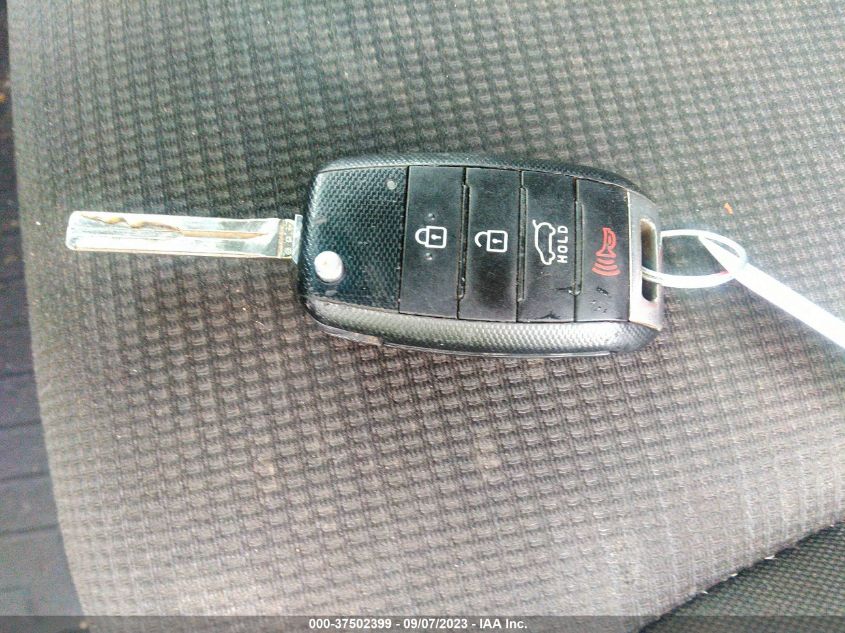 2014 KIA SORENTO LX - 5XYKTCA6XEG531051