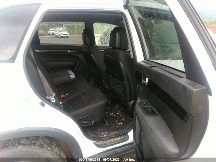 2014 KIA SORENTO LX - 5XYKTCA6XEG531051
