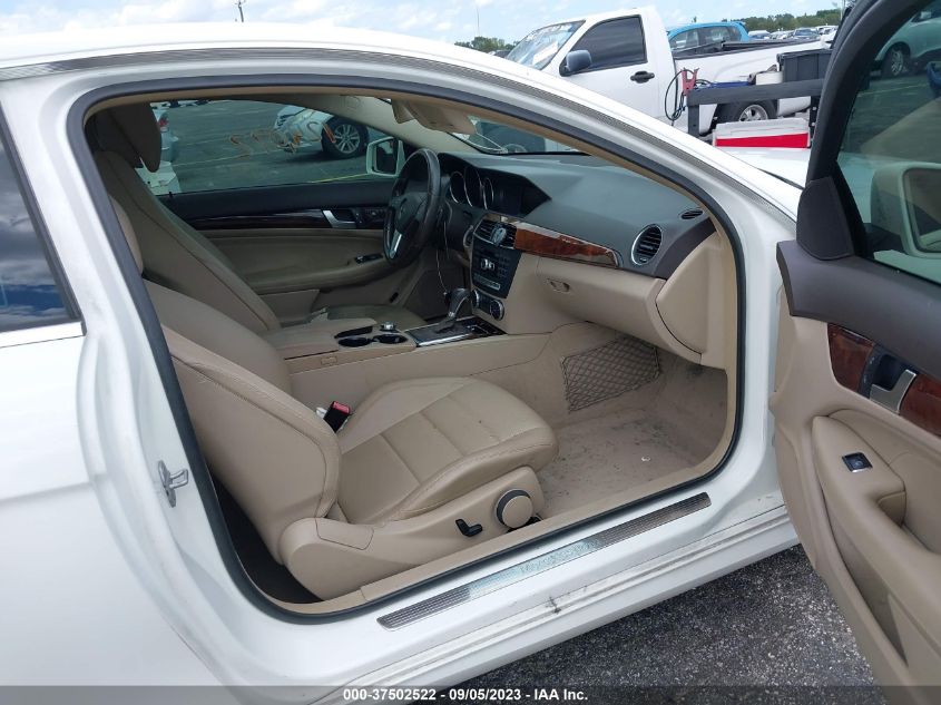 2014 MERCEDES-BENZ C 250 WDDGJ4HB9EG198719
