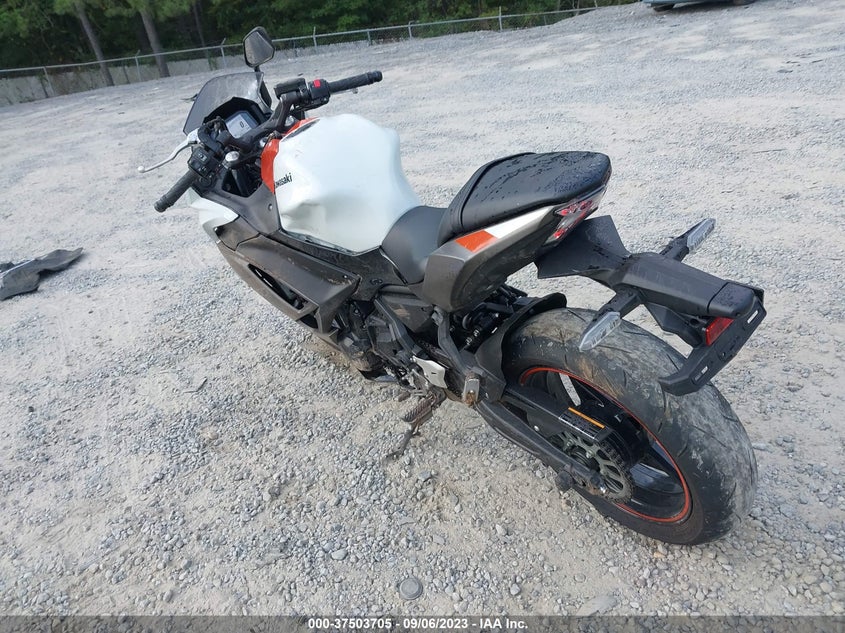 VIN ML5EXER12PDA90813 2023 KAWASAKI EX650 R