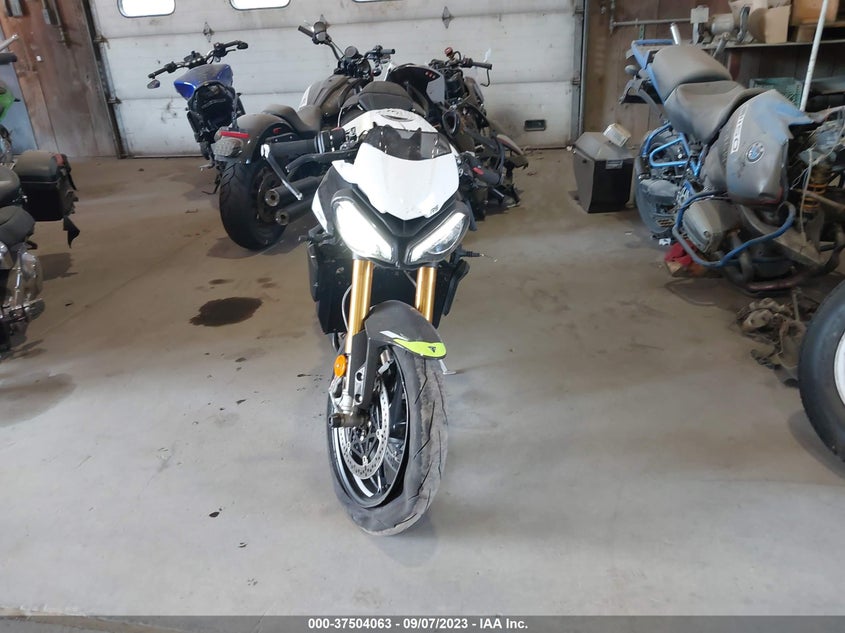 VIN SMTA624K6RTBL5624 2024 TRIUMPH MOTORCYCLE STREET TRIPLE 765 MOTO2 EDITION