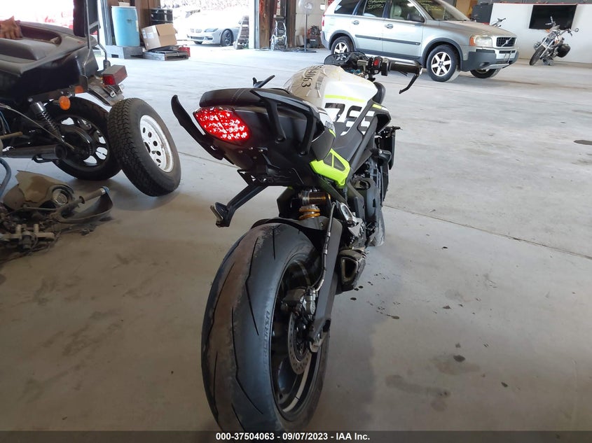 VIN SMTA624K6RTBL5624 2024 TRIUMPH MOTORCYCLE STREET TRIPLE 765 MOTO2 EDITION