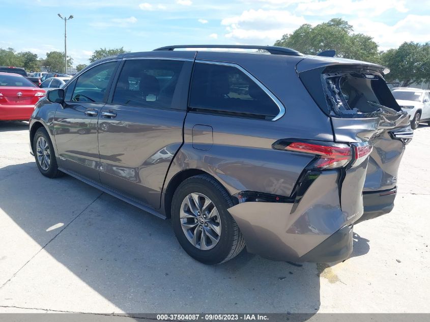 5TDJRKEC3MS030976 Toyota Sienna XLE 3