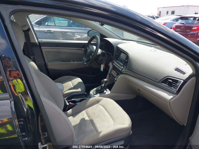 VIN 5NPD84LF3JH233523 2018 HYUNDAI ELANTRA SEL
