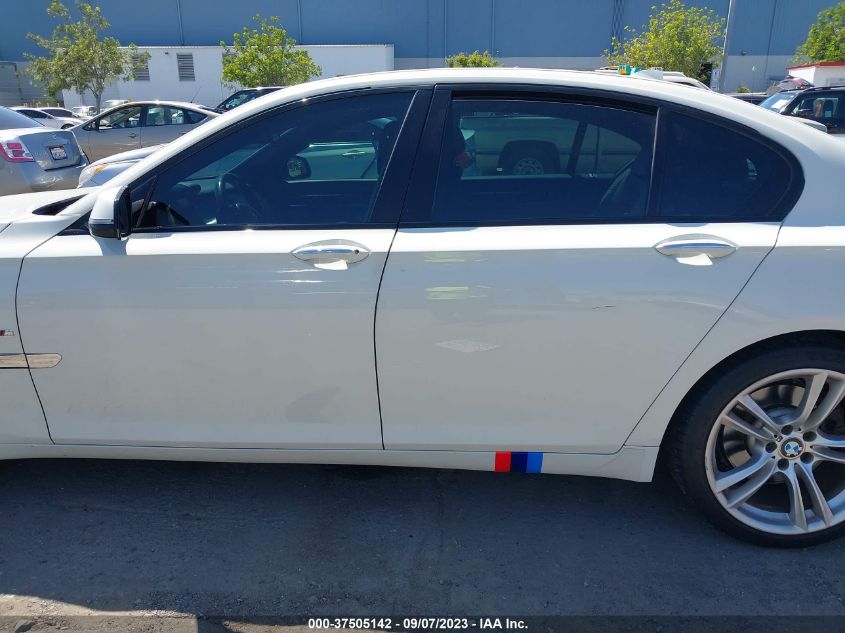 2013 BMW 7 SERIES 740I - WBAYA6C56DC995265