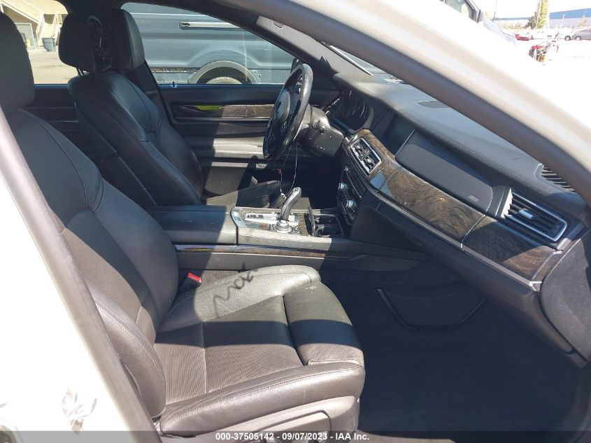 2013 BMW 7 SERIES 740I - WBAYA6C56DC995265