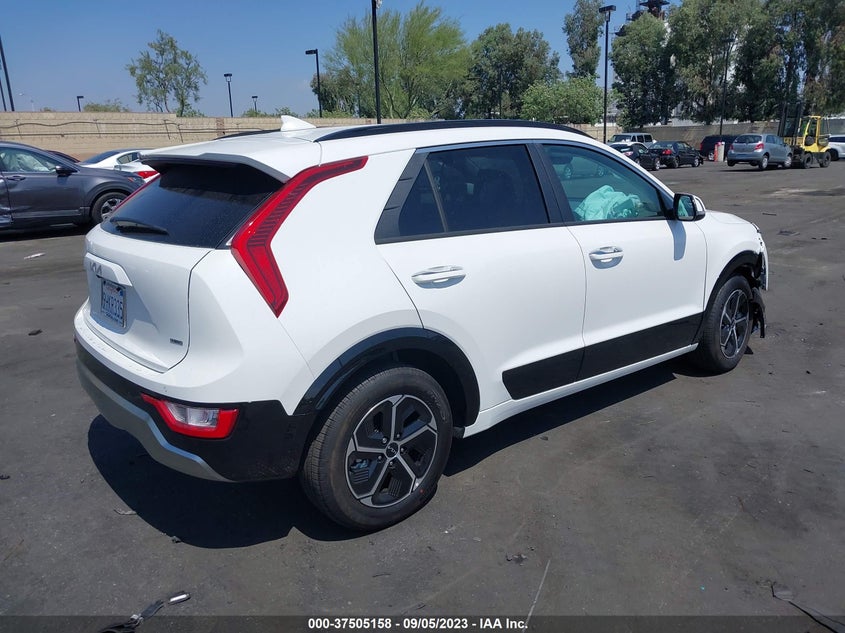 VIN KNDCT3LE2P5110543 2023 KIA NIRO SX
