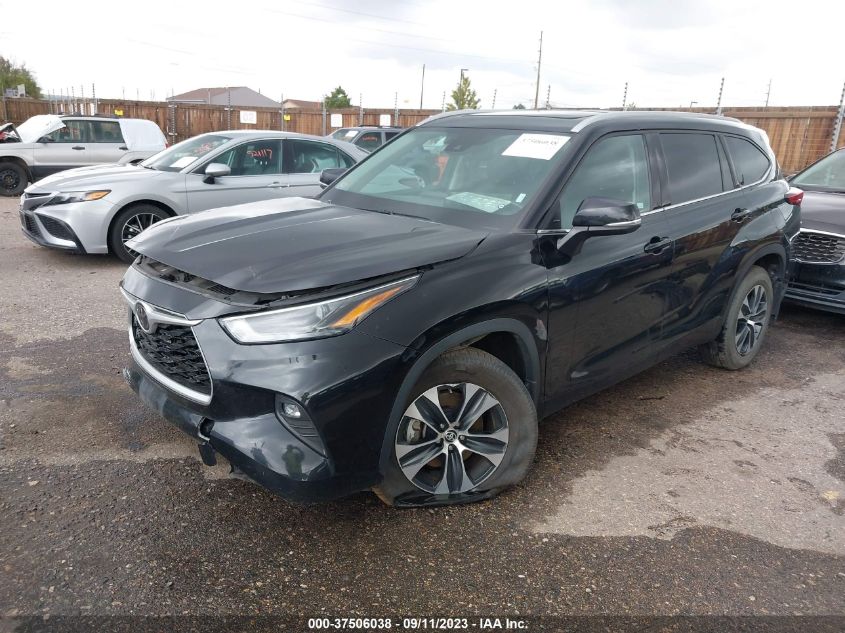 2022 TOYOTA HIGHLANDER XLE - 5TDGZRBH1NS161795