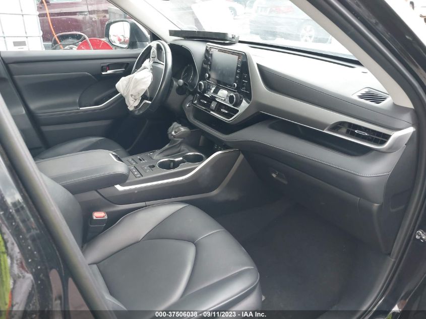 2022 TOYOTA HIGHLANDER XLE - 5TDGZRBH1NS161795