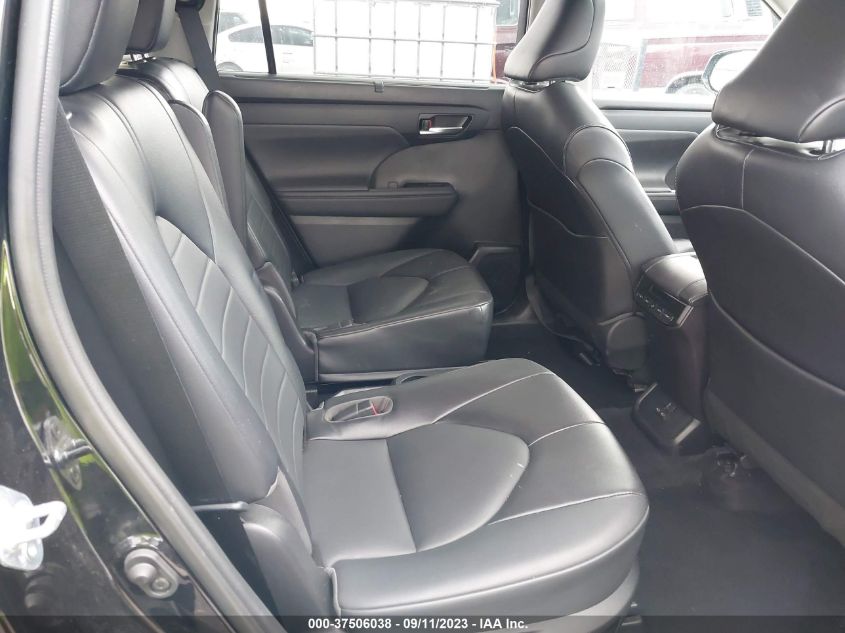 2022 TOYOTA HIGHLANDER XLE - 5TDGZRBH1NS161795