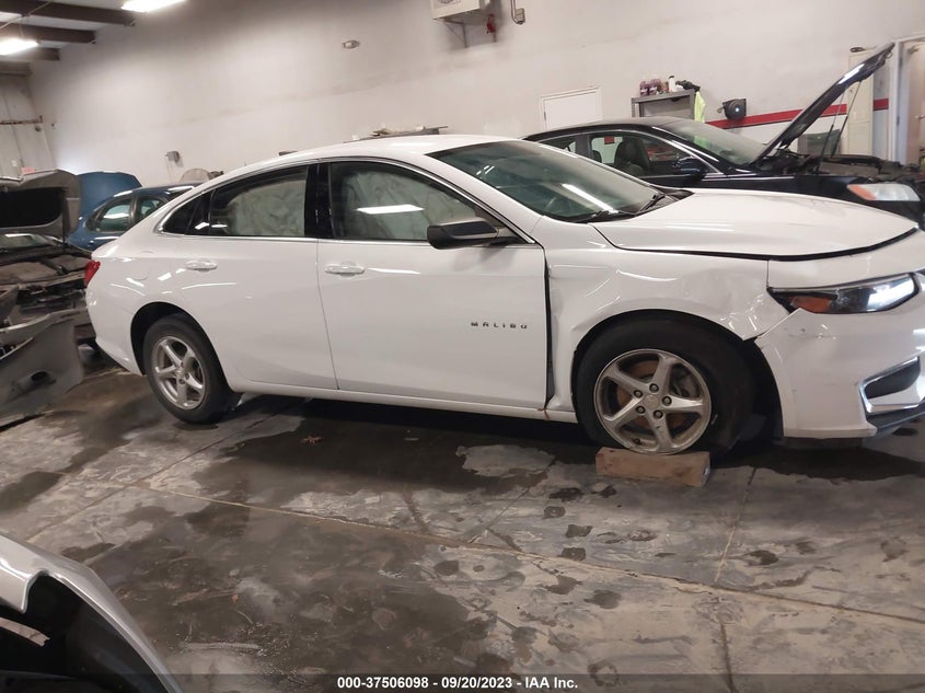 VIN 1G1ZC5ST3JF235602 2018 CHEVROLET MALIBU LS