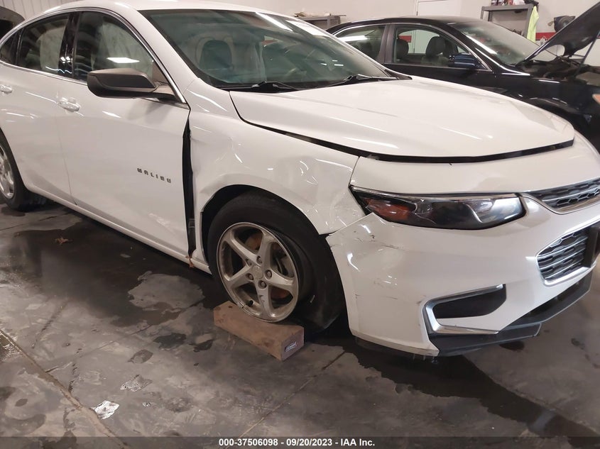 VIN 1G1ZC5ST3JF235602 2018 CHEVROLET MALIBU LS
