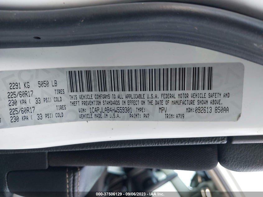 VIN 1C4PJLAB4HW559301 2017 JEEP CHEROKEE SPORT