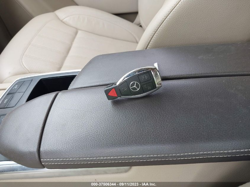 2016 MERCEDES-BENZ GL 4JGDF6EE0GA693966