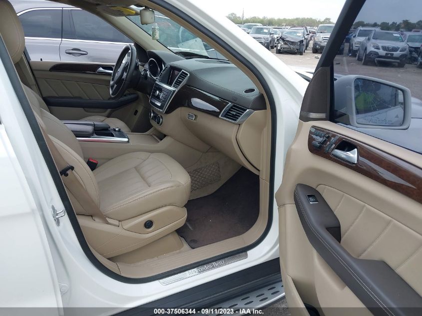 2016 MERCEDES-BENZ GL 4JGDF6EE0GA693966