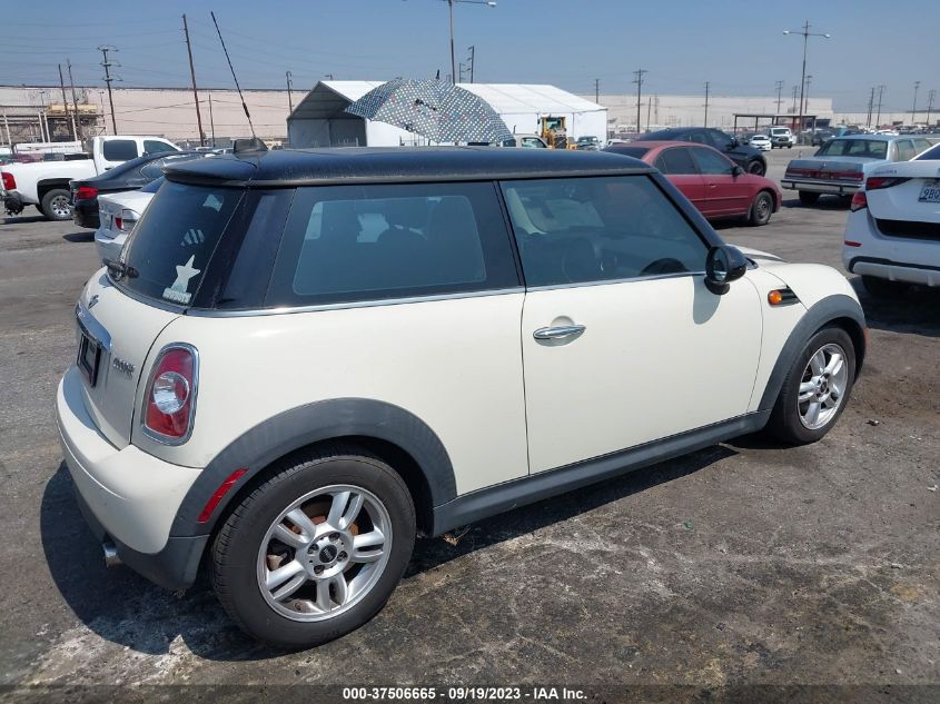 2013 MINI COOPER HARDTOP WMWSU3C57DT547550