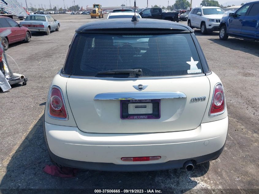 2013 MINI COOPER HARDTOP WMWSU3C57DT547550