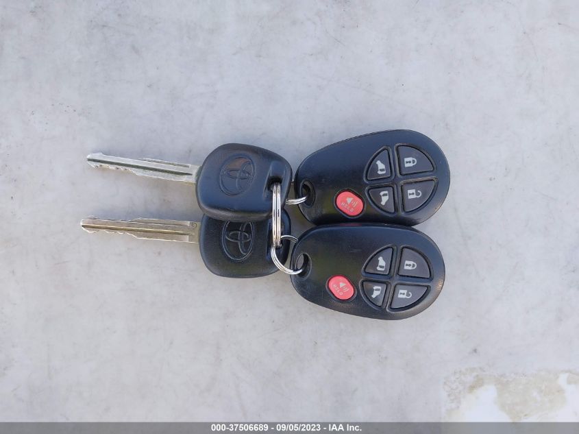 2014 TOYOTA SIENNA LE - 5TDKK3DC3ES464042