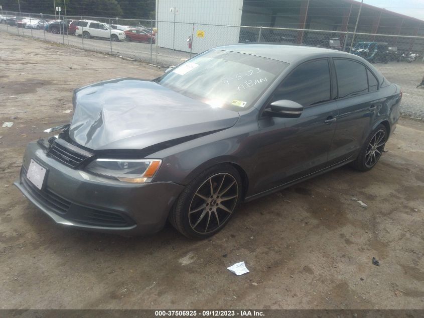 2014 VOLKSWAGEN JETTA SEDAN SE - 3VWD17AJ3EM322700