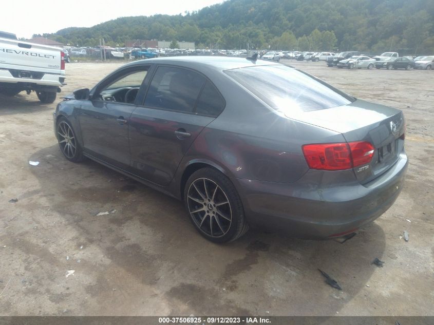 2014 VOLKSWAGEN JETTA SEDAN SE - 3VWD17AJ3EM322700