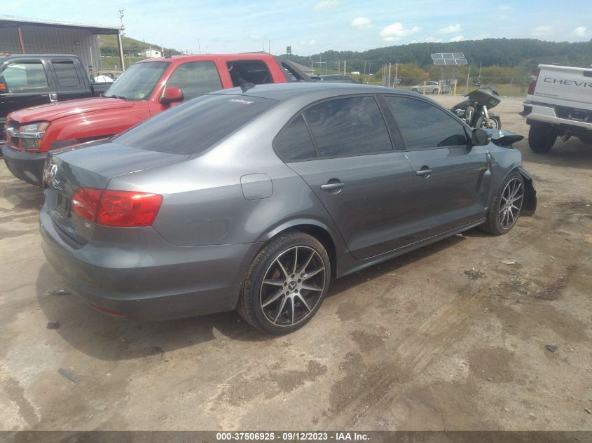 2014 VOLKSWAGEN JETTA SEDAN SE - 3VWD17AJ3EM322700