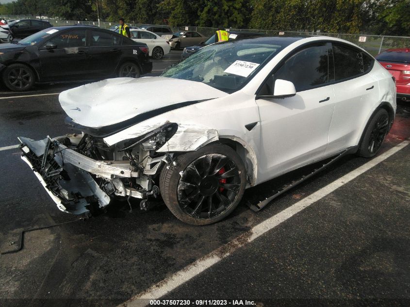 2021 TESLA MODEL Y LONG RANGE - 5YJYGDEE4MF074426