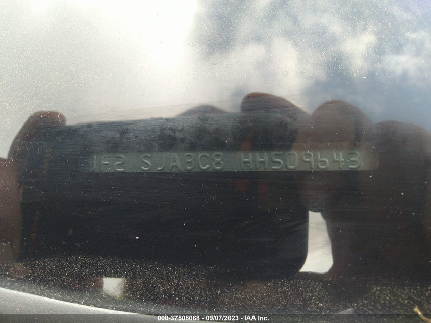VIN JF2SJABC8HH509643 2017 SUBARU FORESTER