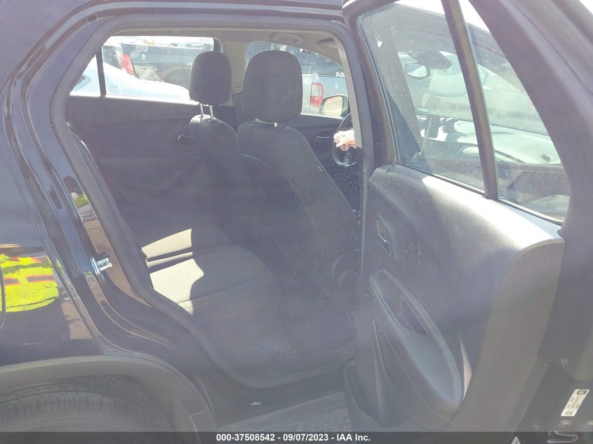 VIN KL7CJKSB2LB324951 2020 CHEVROLET TRAX LS