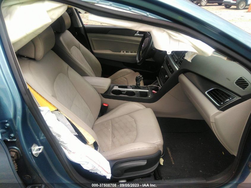 2015 HYUNDAI SONATA 2.4L SPORT - 5NPE34AF2FH049543