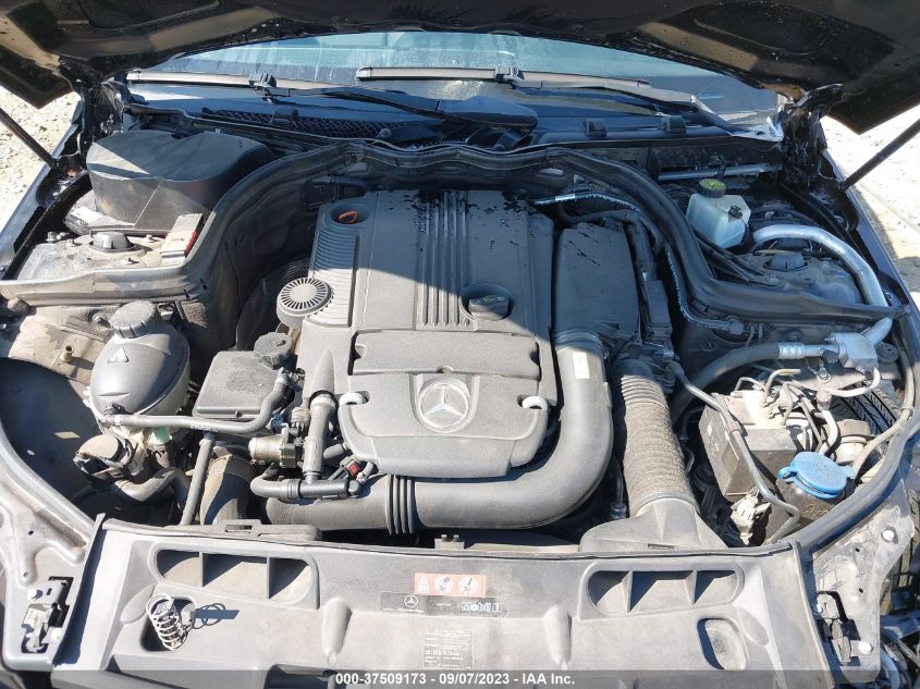 2013 MERCEDES-BENZ C-CLASS C 250 LUXURY - WDDGF4HB2DA793527