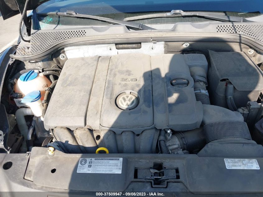 2014 VOLKSWAGEN BEETLE COUPE 2.5L - 3VWJP7AT5EM630163