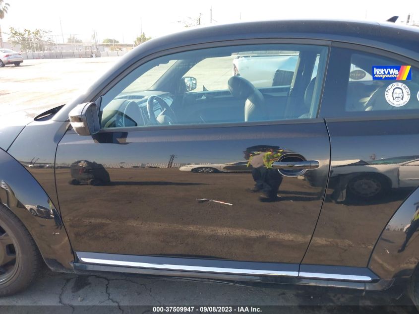 2014 VOLKSWAGEN BEETLE COUPE 2.5L - 3VWJP7AT5EM630163