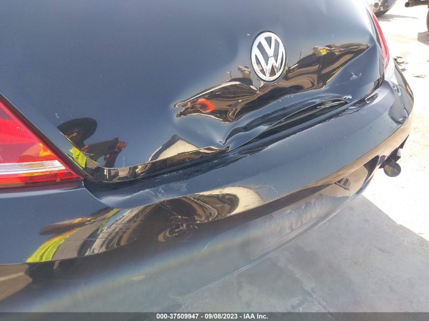 2014 VOLKSWAGEN BEETLE COUPE 2.5L - 3VWJP7AT5EM630163