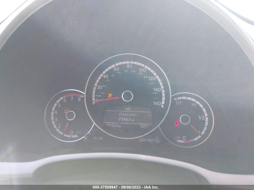 2014 VOLKSWAGEN BEETLE COUPE 2.5L - 3VWJP7AT5EM630163
