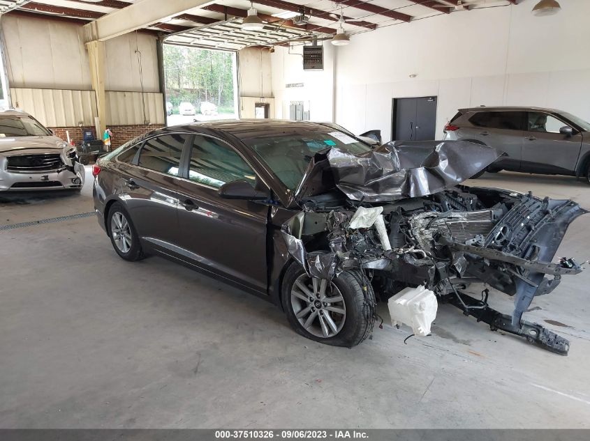 2015 HYUNDAI SONATA 2.4L SE - 5NPE24AF5FH202077