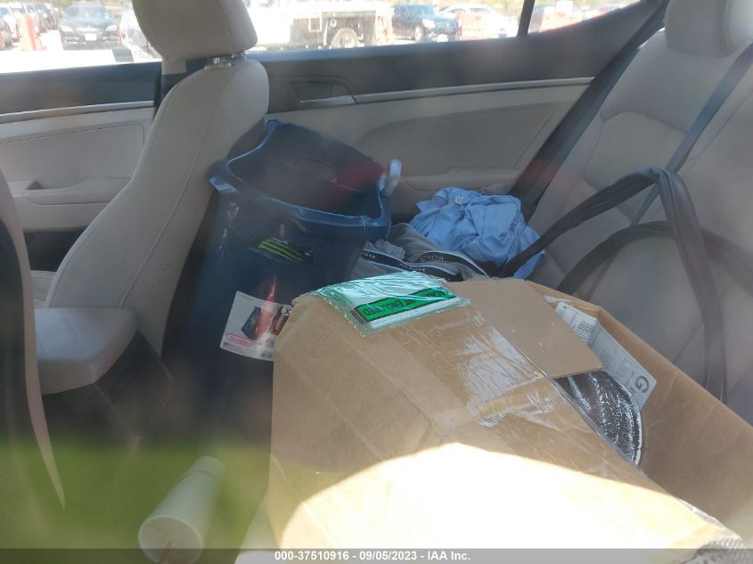 2017 HYUNDAI ELANTRA SE - KMHD74LF5HU359297