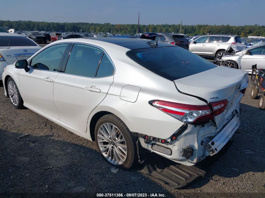 2020 TOYOTA CAMRY XLE - 4T1F11AK0LU964877