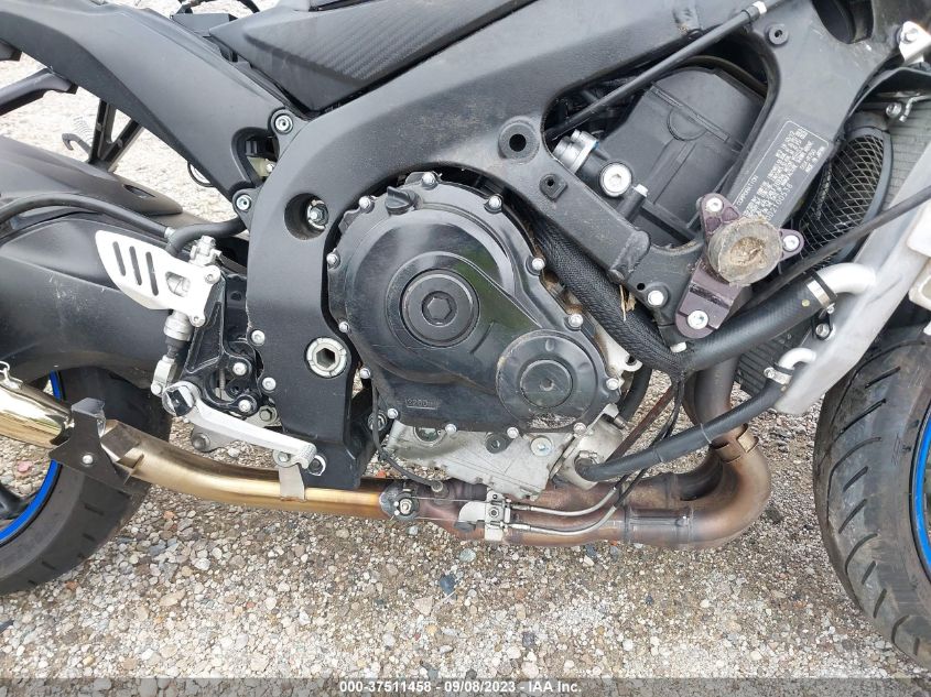 2013 SUZUKI GSX-R750 - JS1GR7MA0D2100538