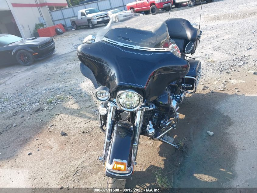 2011 HARLEY-DAVIDSON FLHTCU - 1HD1FC417BB633060