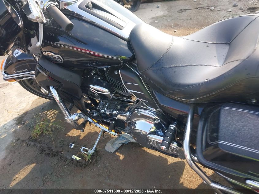2011 HARLEY-DAVIDSON FLHTCU - 1HD1FC417BB633060