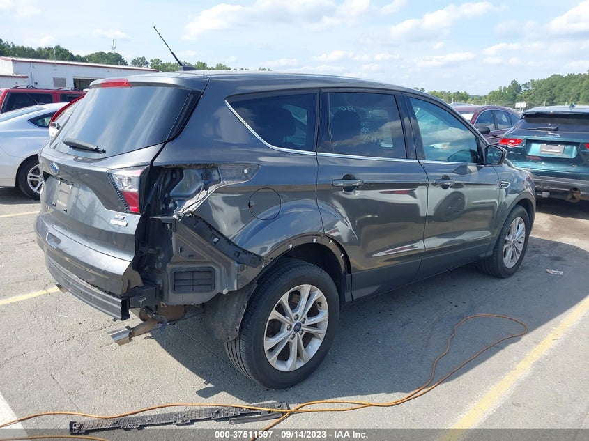 VIN 1FMCU0GD6HUA67647 2017 FORD ESCAPE SE