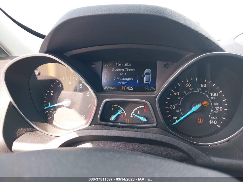 VIN 1FMCU0GD6HUA67647 2017 FORD ESCAPE SE