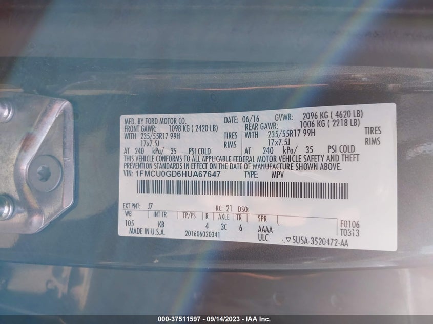 VIN 1FMCU0GD6HUA67647 2017 FORD ESCAPE SE
