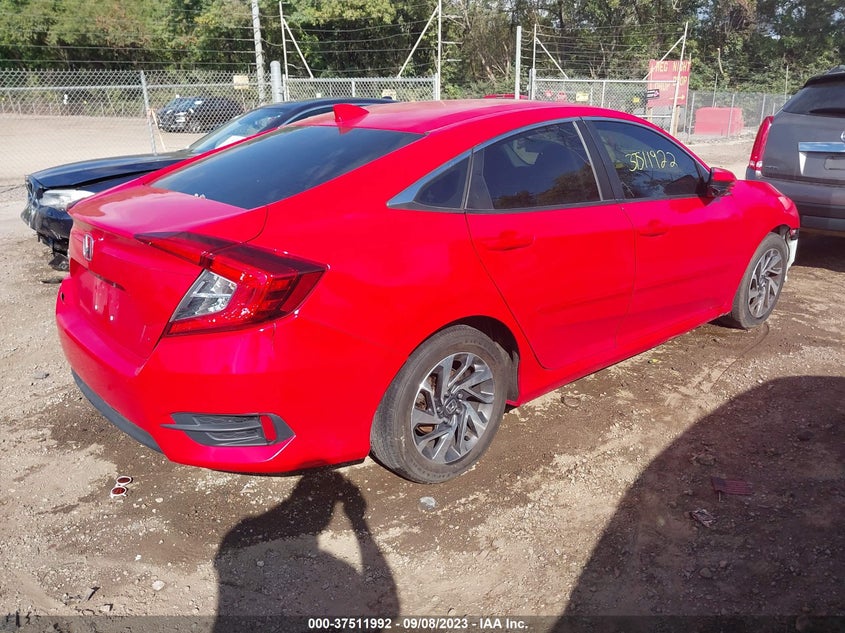 VIN 2HGFC2F70JH538424 2018 HONDA CIVIC SEDAN EX