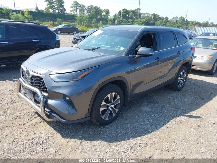 VIN 5TDGZRBH2MS067973 2021 TOYOTA HIGHLANDER XLE