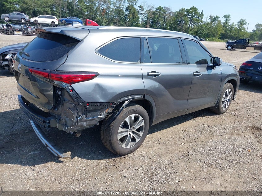 VIN 5TDGZRBH2MS067973 2021 TOYOTA HIGHLANDER XLE
