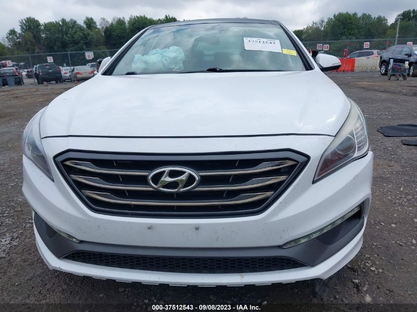 2015 HYUNDAI SONATA 2.4L SPORT TECH - 5NPE34AF2FH118196