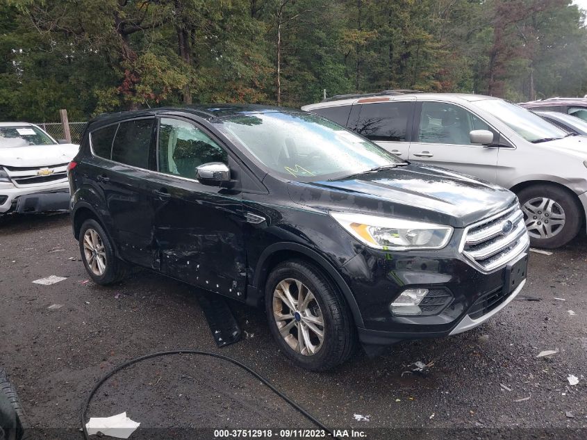 2017 FORD ESCAPE SE - 1FMCU0GD5HUE03658