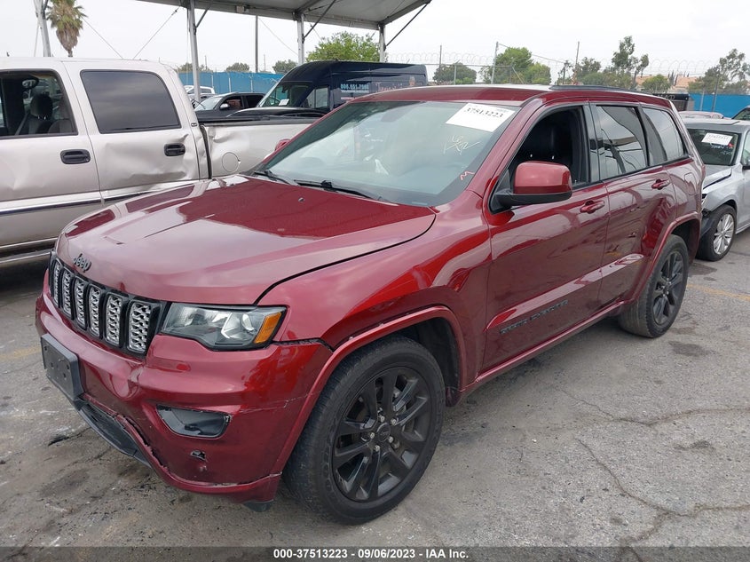 VIN 1C4RJEAG3JC304582 2018 JEEP GRAND CHEROKEE LAREDO